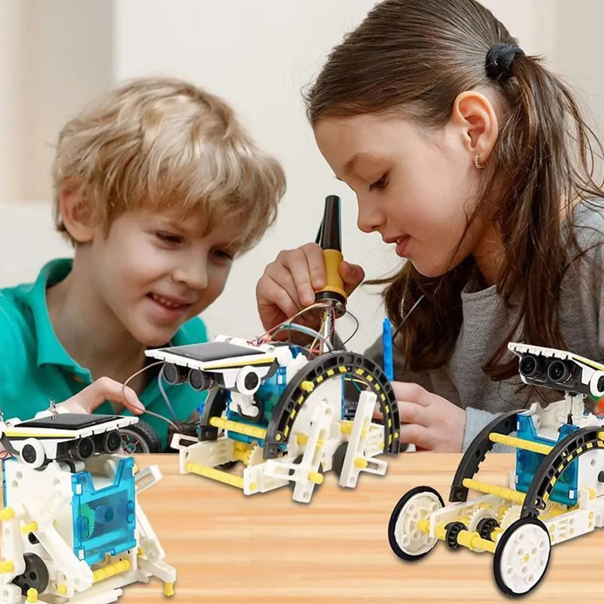 LABORATORIO SOLAR 13X – Robots que cobran vida